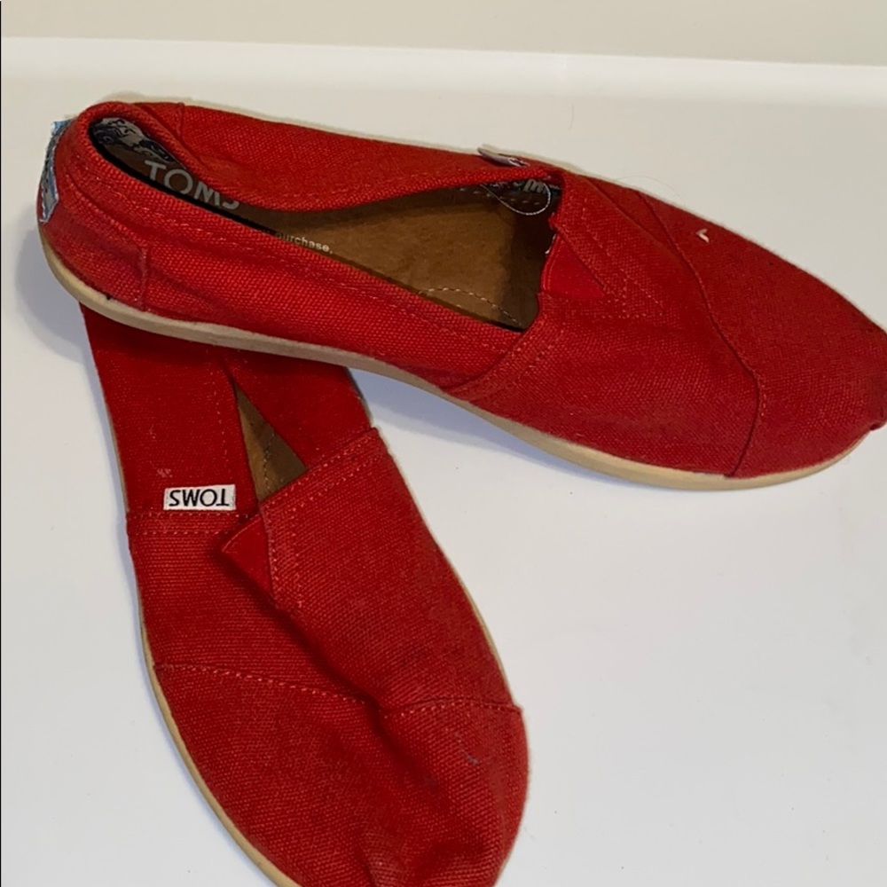 Toms